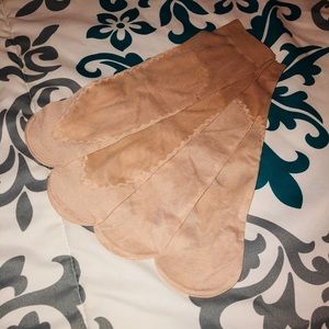 🍁2 pair of sheer ankle socks